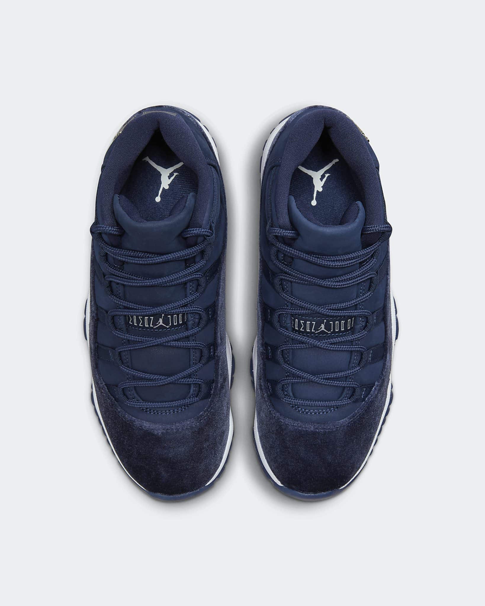 Jordan 11 low blue suede hotsell